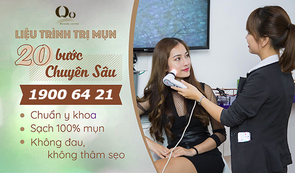 Kiểm tra da ,soi da trước khi điều trị 